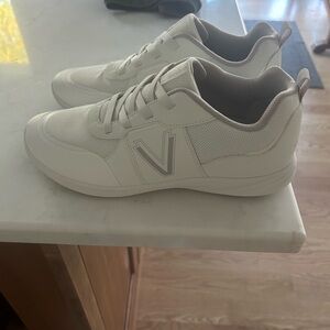Vionic Women's White Athletic Shoes